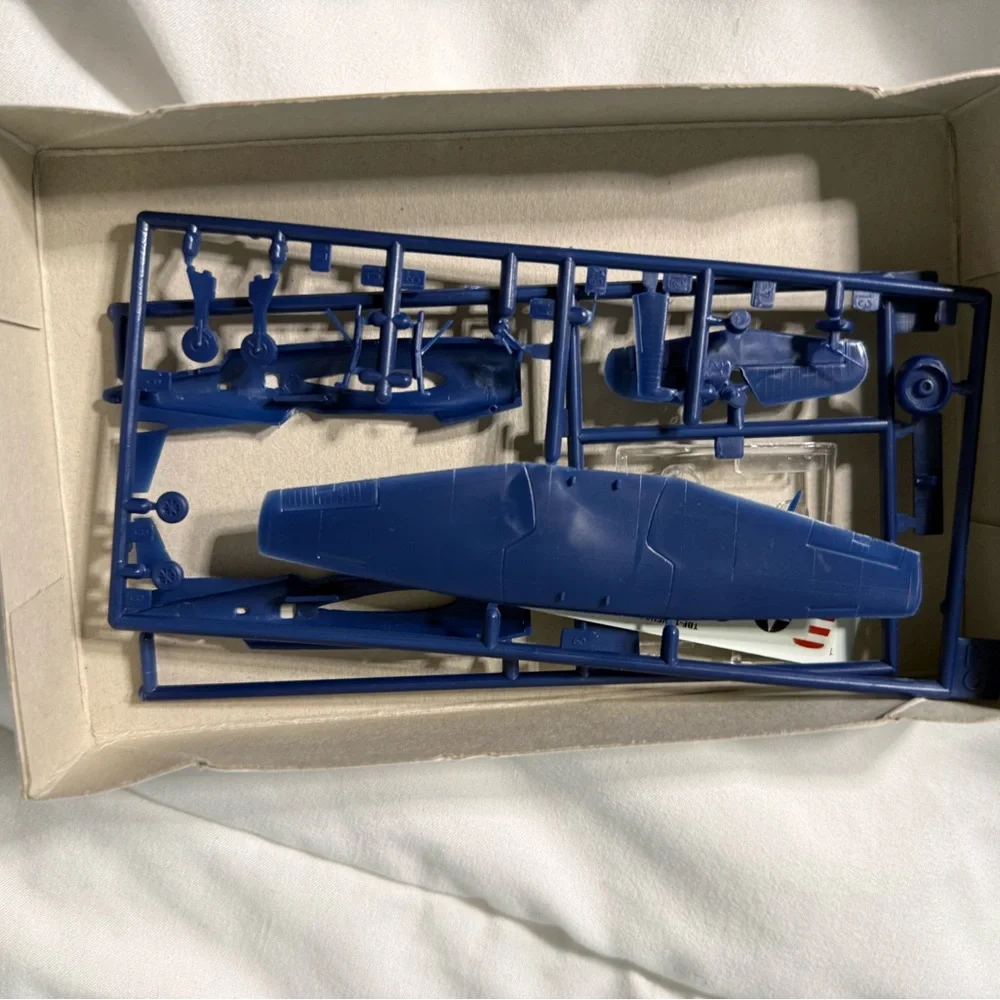 TB Avenger Airplane Plastic Mini Model Kit NEW